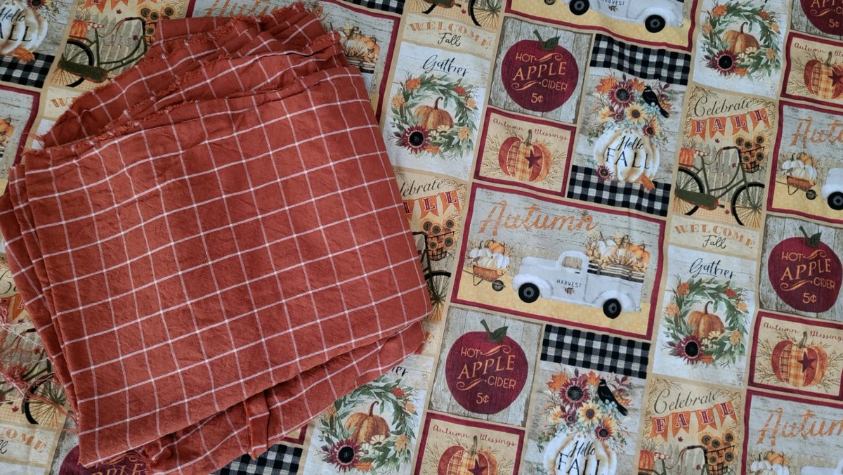 As August quickly approaches that can only mean one thing... Fall prep time!

Sewing some harvest curtains for my kitchen. 🧡💛❤️