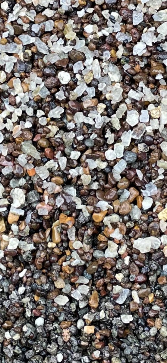 diglessfindmore's tweet photo. Crater of Diamonds Update:
Sample centers…lots of heavies. Just what you want to see when you turn a flip. 👍🏻 https://t.co/dyQDX5RXre
