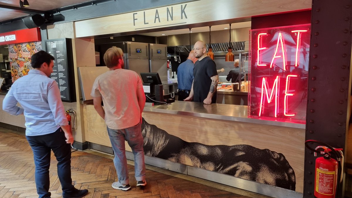 Tania Love RIBA FRSA FIPM (@tanialove_fbs) on Twitter photo You had me at tacos but then there's also two brand new BIG bars, English Harlot Charmat 🍾, new food traders amongst the existing faves, and more squishy seats. The team look very cool in their new uniforms too 👌
Welcome back <a href="/MarketHalls/">Market Halls</a> #Victoria You had me at tacos but then there's also two brand new BIG bars, English Harlot Charmat 🍾, new food traders amongst the existing faves, and more squishy seats. The team look very cool in their new uniforms too 👌
Welcome back <a href="/MarketHalls/">Market Halls</a> #Victoria
