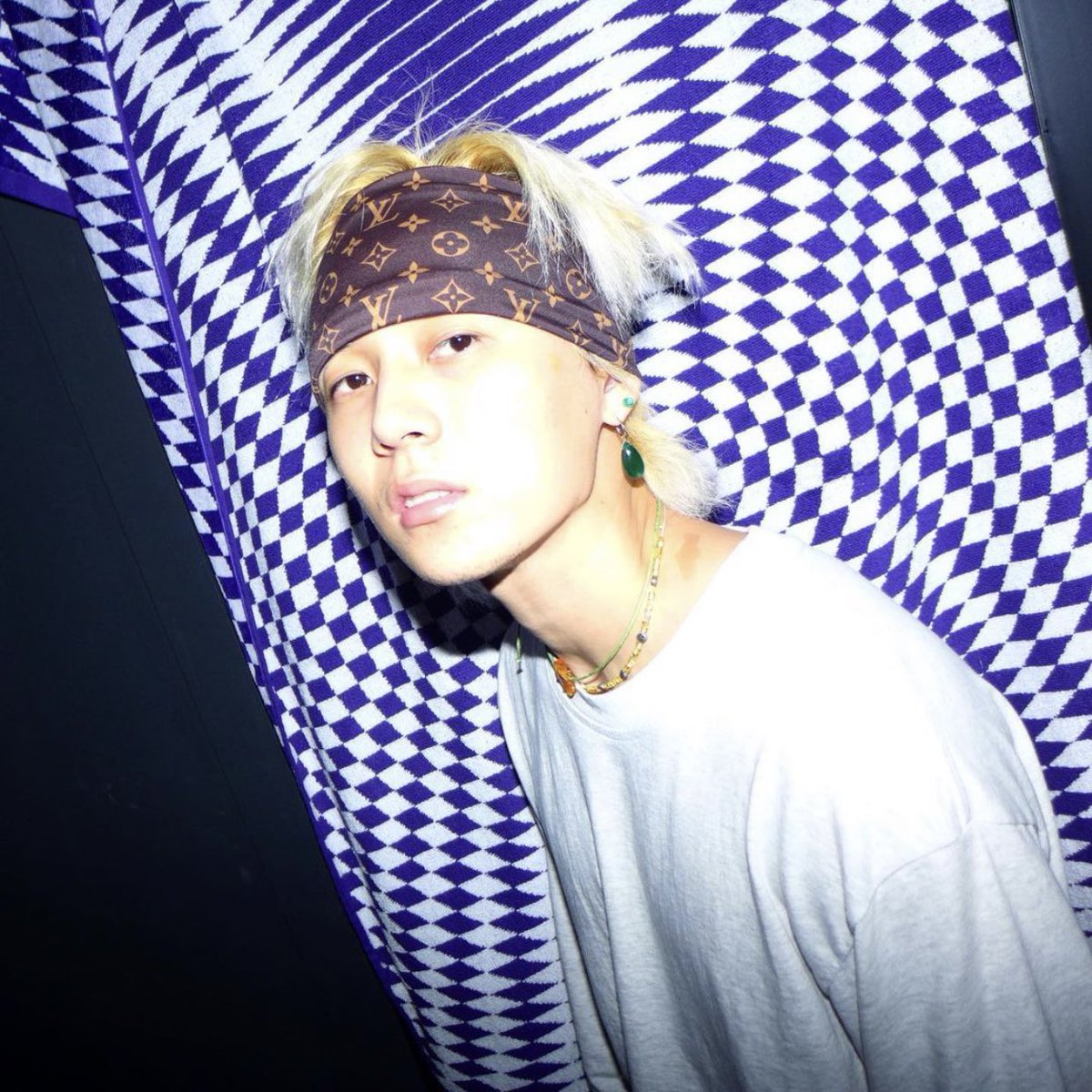 SLEIGHTHOUND's tweet image. ㅤ

     ⌇DAWN posted at 04:57a.m.
　　　—— with @GW_ENT。
　　　　##GWModels。

　　art comes in many shapes
　　sizes, even words. you can
　　criticise what you want, it’s
　　our interpretation。

ㅤ