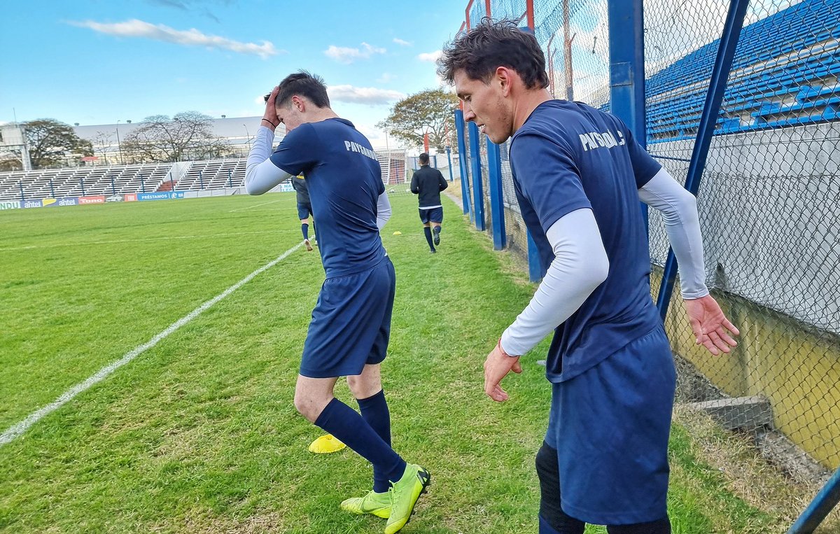 paysandufc_of's tweet photo. Hay que esperar una semanita más para recibir a Los Halcones, pero fue tiempo de fútbol en el Estadio Artigas. #volvemostodos #jugamostodos #vamoslablanca #vamospaysandú https://t.co/d0eJBrcrdX