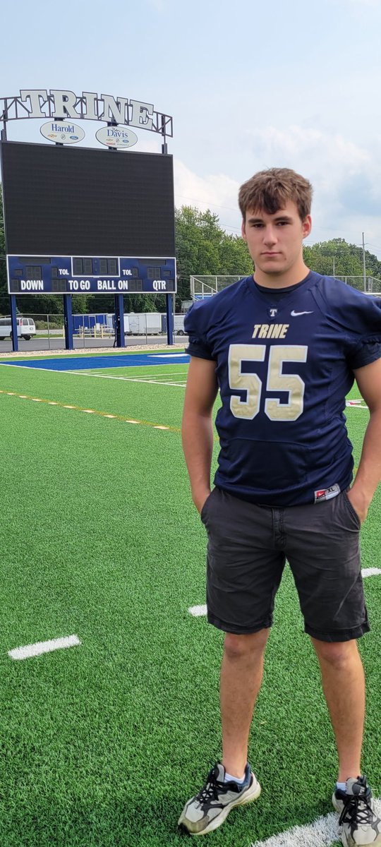 JacobStetka's tweet photo. Thank you @CoachBCullen for a fantastic tour of the facility! Looking forward to coming back for a home game visit!!! Hope to meet with @CoachAbbs this fall. https://t.co/A91rG9vQGu