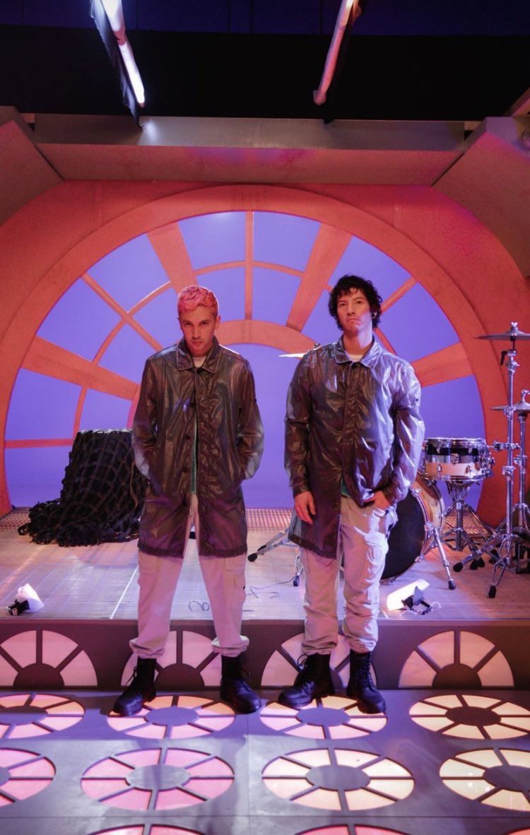 topfanaccount's tweet photo. The submarine from the Saturday music video was quick https://t.co/wrm5p54gtQ