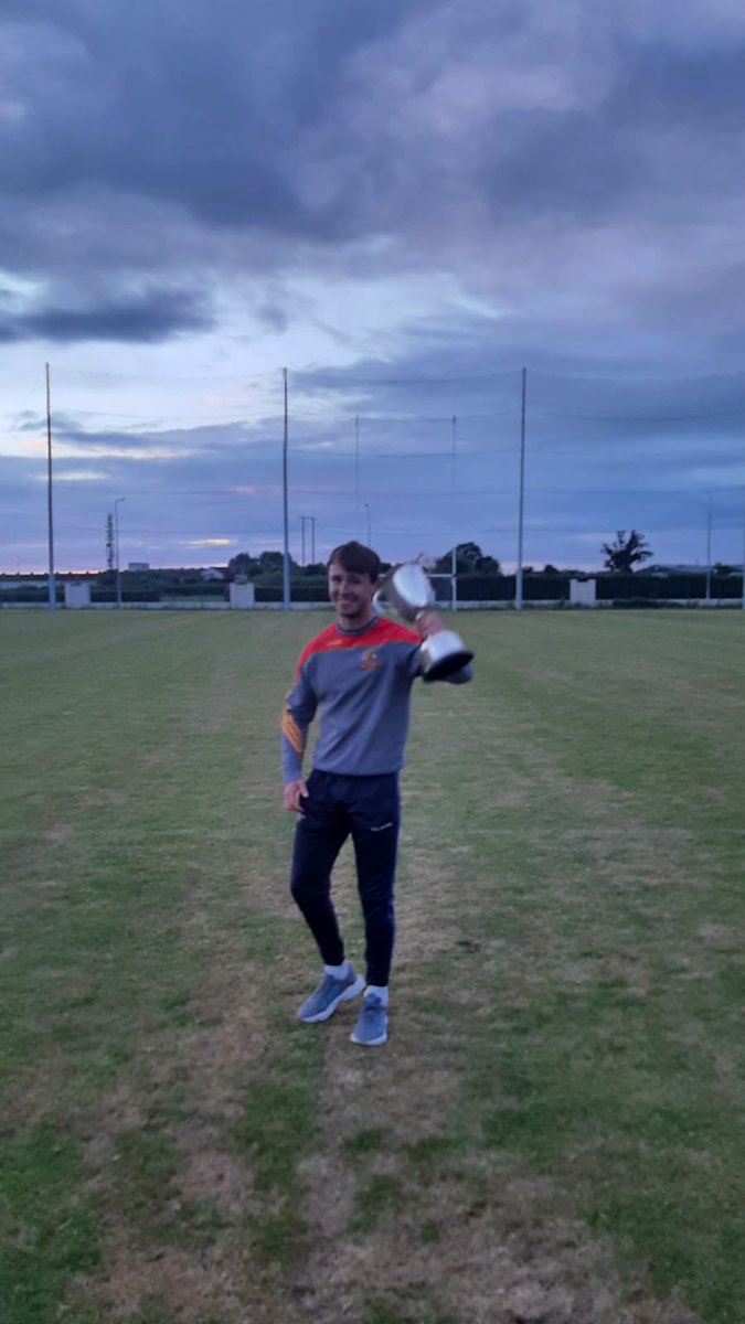 TheHarpsGAA's tweet photo. Congratulations to our footballers who won the Division 4 League tonight……… https://t.co/a3qEersdg7