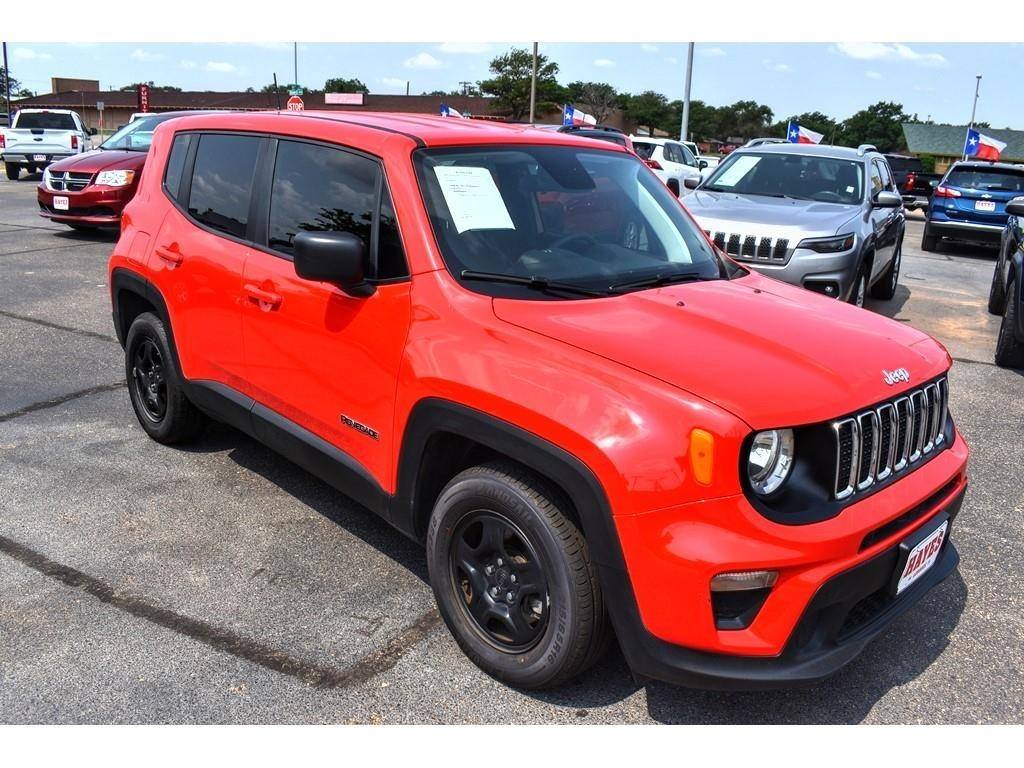 HayesMotorUsed's tweet photo. Stunning😍 You're bound to love this #Jeep‼️
💥Blind Spot &amp; Cross Path Detection
💥Bluetooth
💥Dual Zone Climate Control
💥Rain Sensitive Windshield Wipers 
#hayesmotorcompany #lubbock #tx 
View our #hightech #preowned #2020JeepRenegade #Sport online👉: https://t.co/TX9UDG2TS4 https://t.co/YBt17n1COx