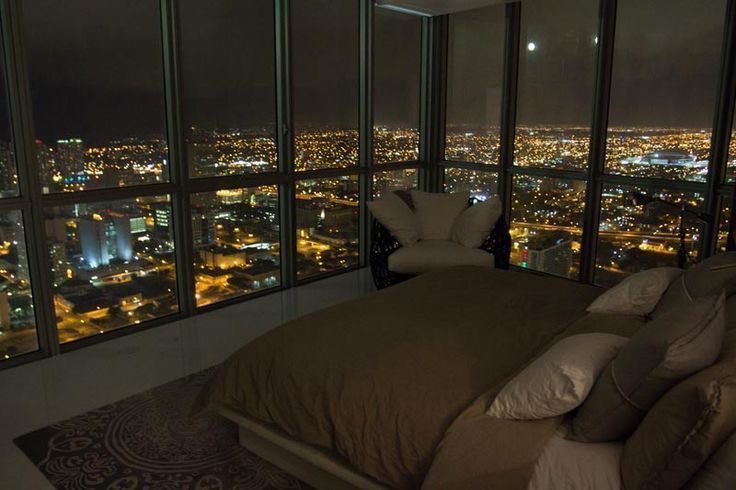 lamourprada's tweet photo. Having an apartment with a view like this would solve 99% of my problems https://t.co/ijyvbOmr9e