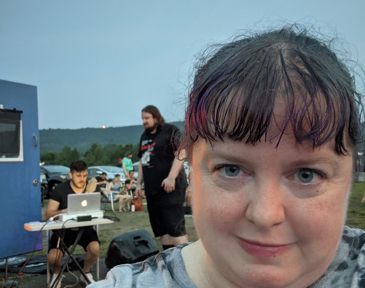 MrsMarksmath's tweet photo. Found this gem going through my pics. Peep @badtechno and @RadioParfait setting up for the show!
@therealjoebob @kinky_horror 

#howtheredneckssavedhollywood
#thelastdrivein #JoeBobsJamboree #MutantFam https://t.co/dFur9TnPXC