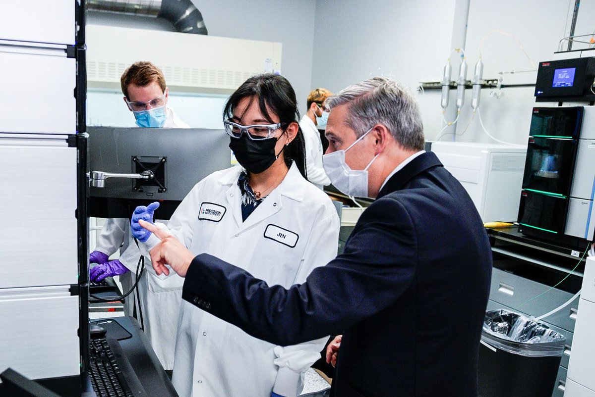 FP_Champagne's tweet photo. We're rebuilding the biomanufacturing sector brick by brick!
 
Today we launched Canada's Biomanufacturing and Life Sciences Strategy to grow a strong and competitive domestic life sciences sector, create high-quality jobs, and prepare Canada for future pandemics. https://t.co/MKkBJRLFdy