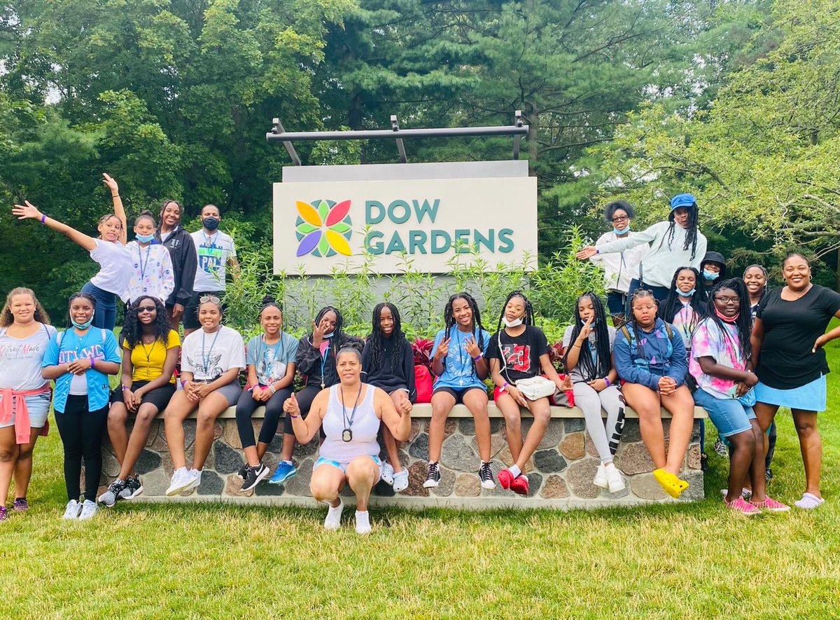 yptglobaledge's tweet photo. This week, YPT is traveling with @DetroitPAL to @NorthwoodU for the Dow S.T.E.A.M. Experience. Check out some of the learning and leadership development activities our youth are experiencing! #yptglobaledge #girlschangingthegame #DetroitPAL #STEAM @DowNewsroom https://t.co/gd9dEYPCbA