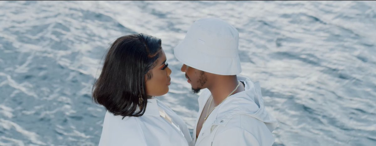 TrakaNation's tweet photo. ALL ON ME 🎥 🔥🔥🔥🔥
🎤: @rutshelle x @wendyyyytraka 👑
📽: @willdrey
https://t.co/yarpf3sus7
#ALLONME #Newvideo #Hotnewvideo #TMG #TrakaNation https://t.co/D92gWeqFvb