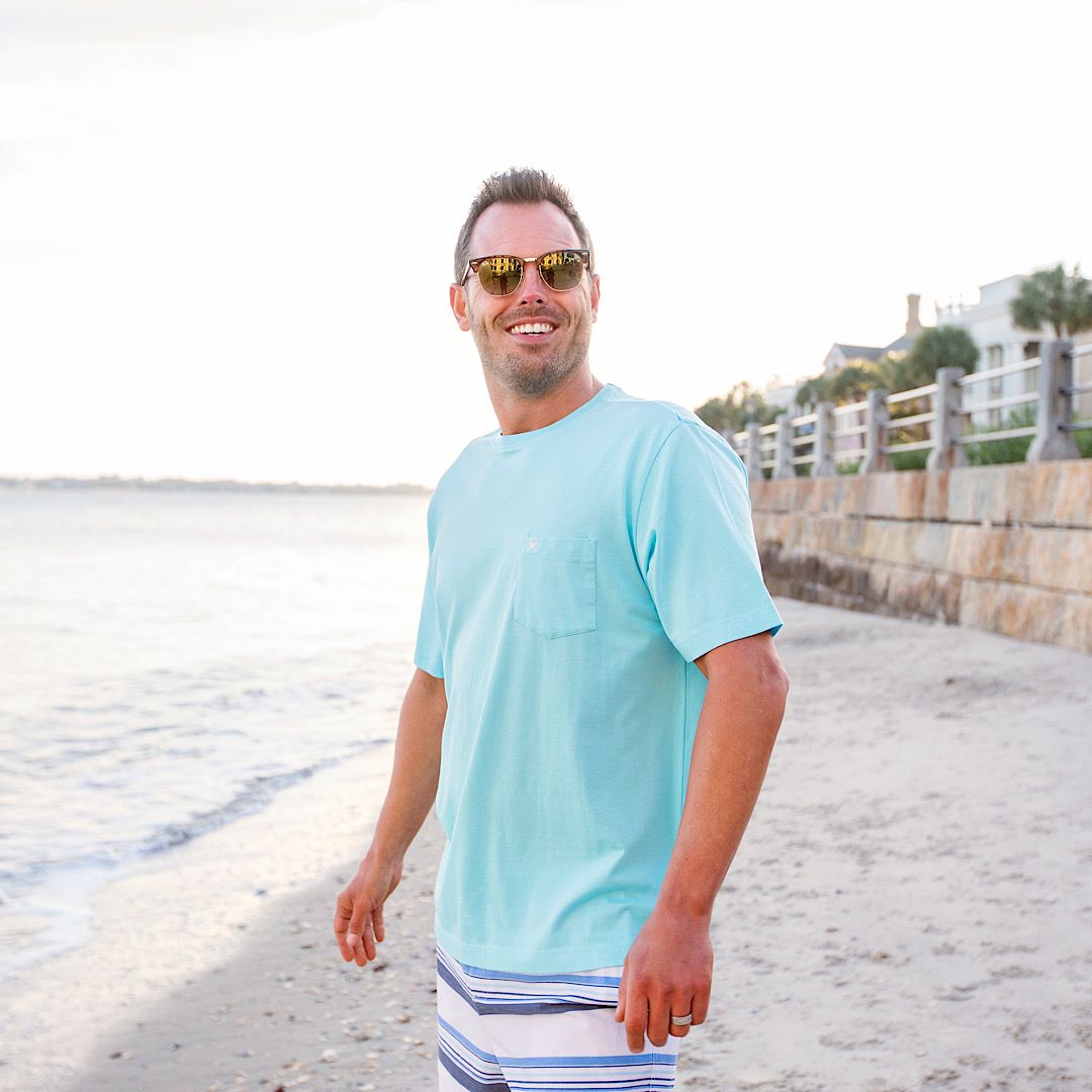 If we stand on top of the sand, we can see the #weekend coming 😎 Be ready in our Coast Apparel Stripe Volley’s and Pima Crew Pocket Tee. 

#CoastBound #DontStressJustCoast #CoastIsClear🦀