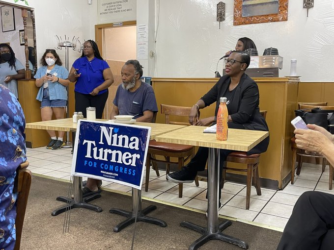 testhelpertext tweet media