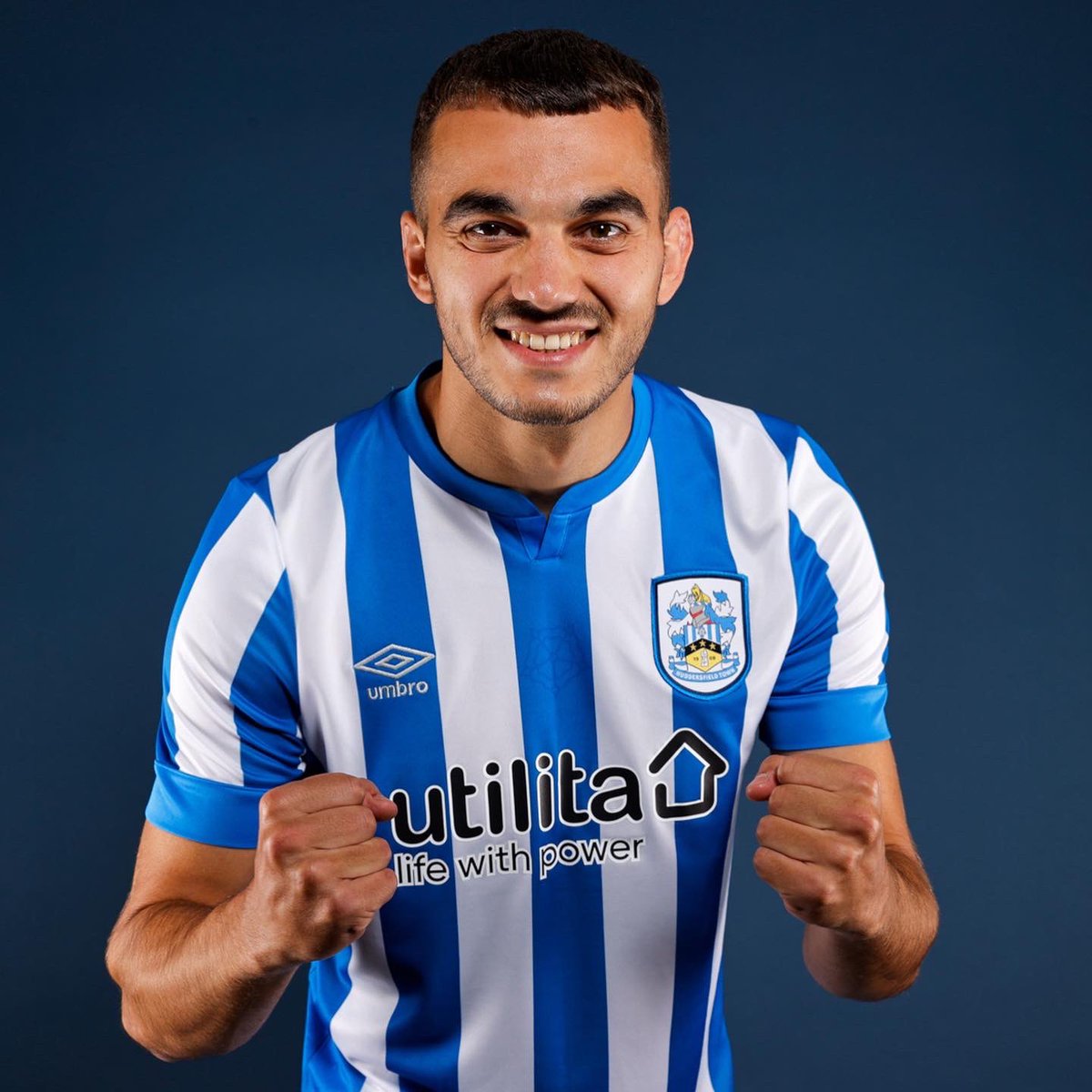 Very happy to join this massive club. Looking forward to the new season <a href="/htafc/">Huddersfield Town</a> #theterriers #DS24🔵⚪️