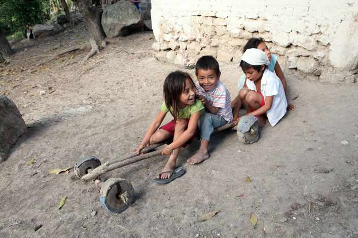 FoodForThePoor's tweet photo. Food For The Poor is looking for a Regional Development Officer who will develop fruitful donor relationships in South Florida. Visit our website to learn more and apply: https://t.co/B8csASV2bf https://t.co/KpgzOJTkcO