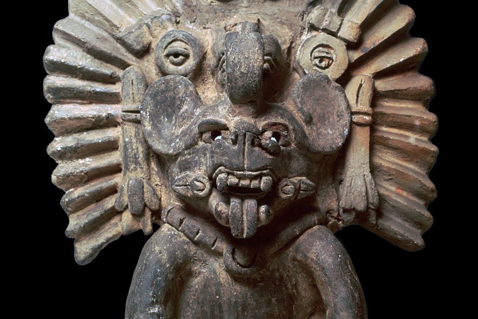 RobinEdgar's tweet photo. @albertabats @CalgaryRASC It's probable that the #BatGods of #PreColumbian America were inspired by the #WingedSun aka #WingedDisk that may be seen during certain #TotalSolarEclipses. Bats emerge at night, and a #TotalSolarEclipse temporarily turns day into "night".
https://t.co/bJrnjGIsbp
#Eclipsology https://t.co/mUWHXbX7vo