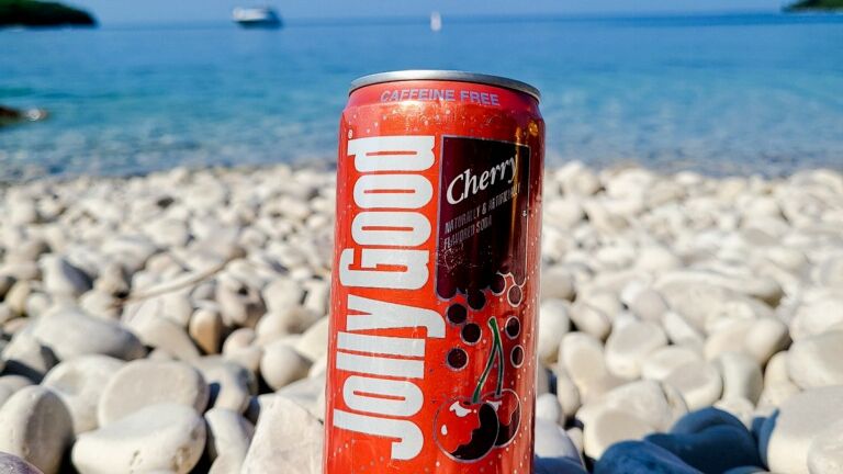 DiscoverWI's tweet image. 🍒 A cherry @JollyGoodSoda just hits different while in ____________. Where in Wisconsin are we? #DiscoverWisconsin