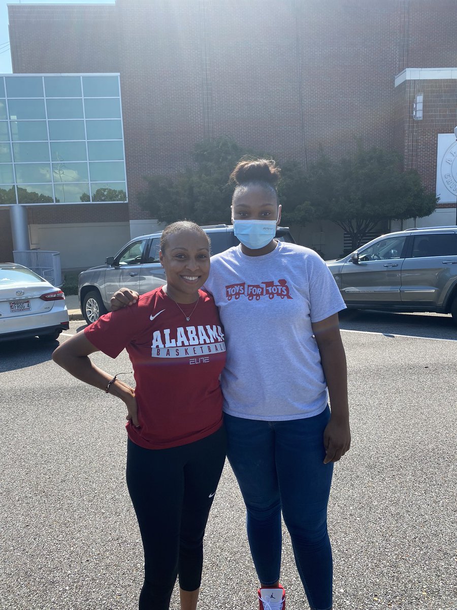 McKenzie_SNeal's tweet photo. I enjoyed my unofficial visit today @AlabamaWBB @UA_Athletics  @futurestarswbb  @ChobeeGirls https://t.co/mMLg6X443a