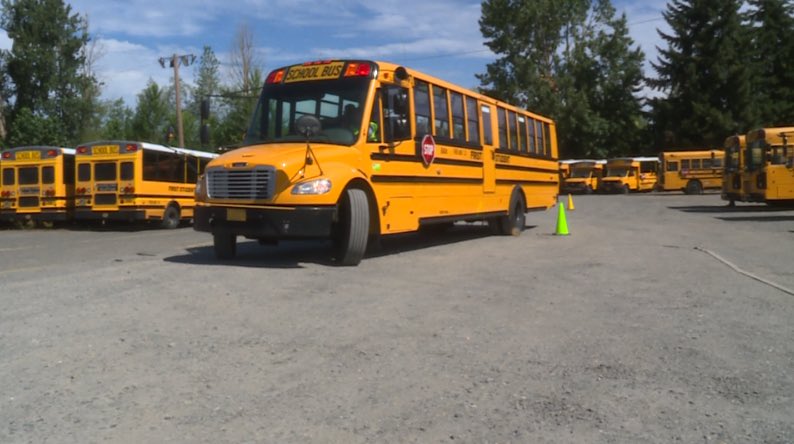EliseKOIN's tweet photo. Raise your hand if you want to see me drive a school bus (obstacle course included)! Tune into @KOINNews tomorrow morning. 🚌 P.S. they’re hiring in #Portland! https://t.co/Dc1Q0mH0my