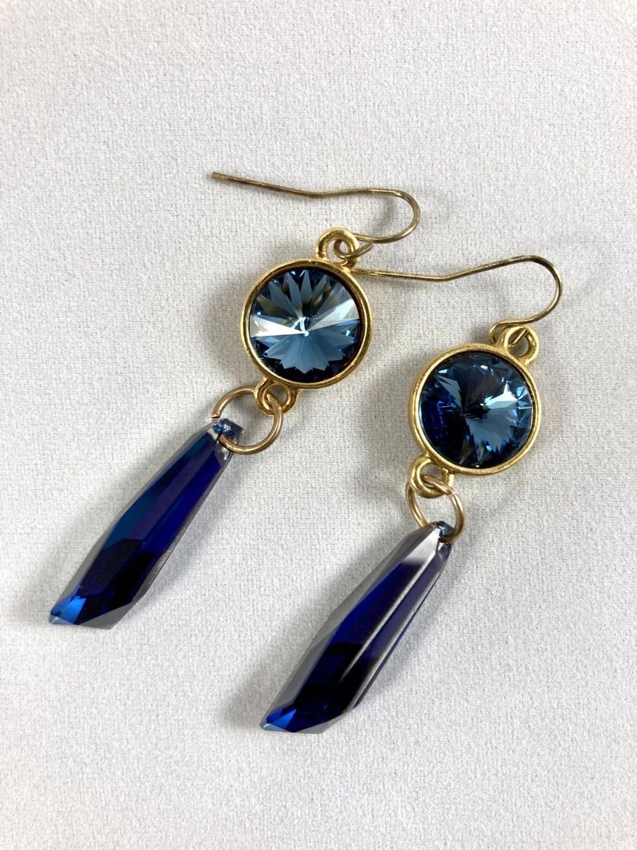 thierryroger1's tweet photo. Beautiful drop earrings set with Swarovski elements crystals in shimmering shades of blue and 18K gold filled.
Length: 2.25" https://t.co/jsjVr6ChRq