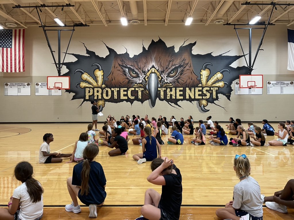 FosterWbball's tweet image. Camp was everything. I promise you the kids learned so much!! #teachthegame