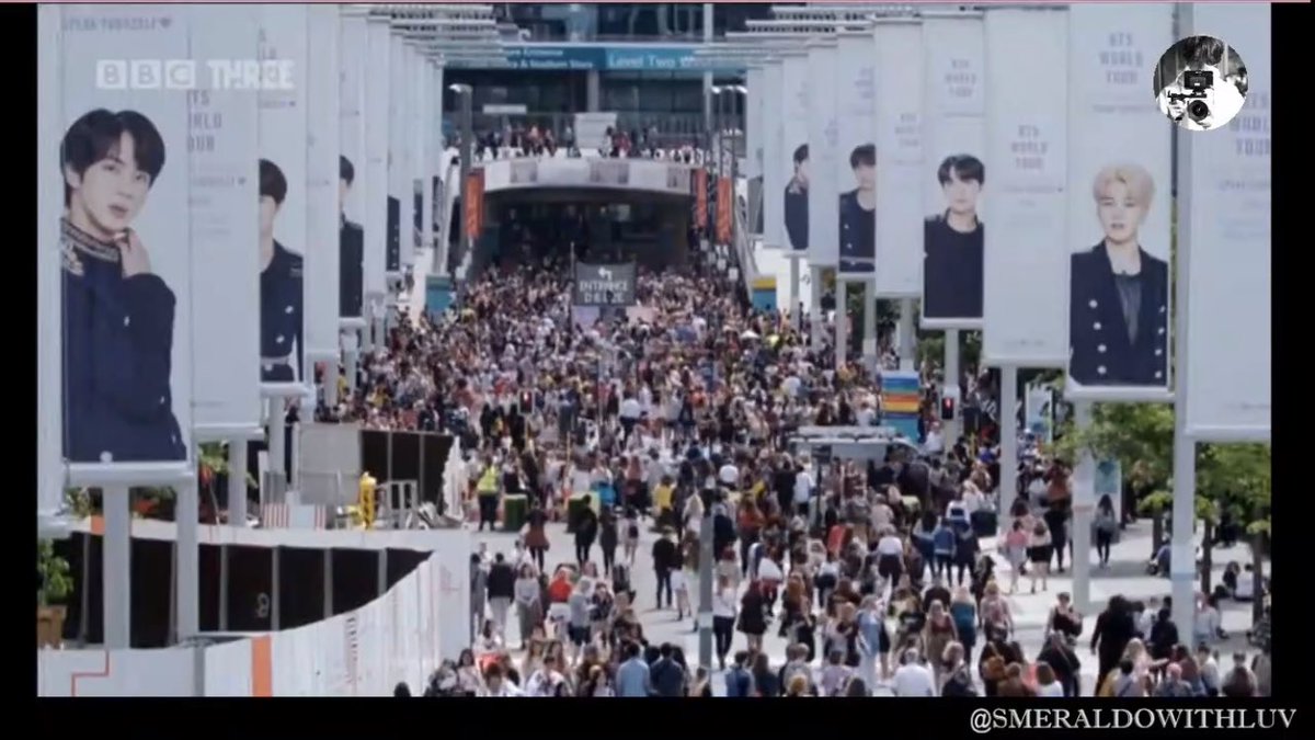 PBTSBR's tweet photo. O jeito que eles cresceram com o esforço deles e das ARMYS é lindo. Eu gosto de ver esses vídeos da evolução deles, me passa um orgulho 🥺

#BTSxLiveLounge #BTSxBBC1
#BTSatRadio1 BTS THE BIGGEST https://t.co/cBZJyy0bBU