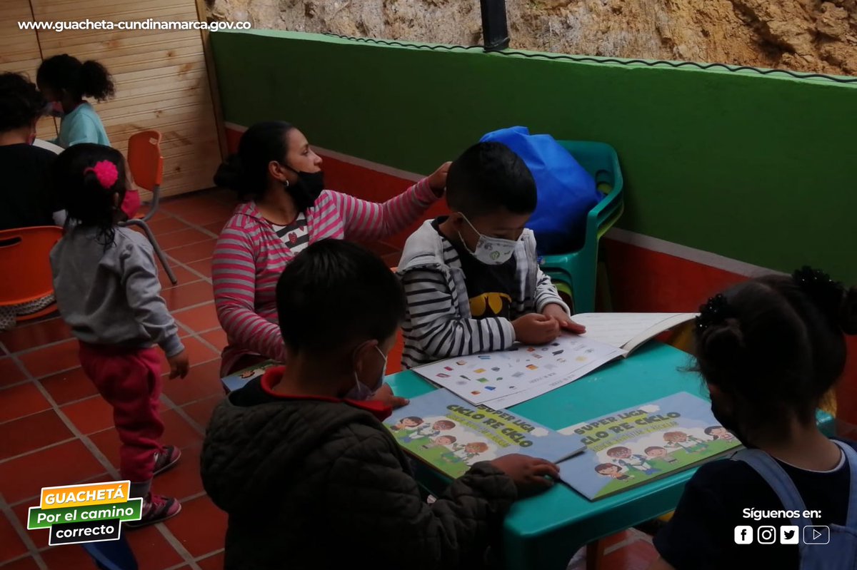AlcdGuacheta's tweet photo. #FuentesDeVida Avanzamos en educación ambiental dirigida a niños, niñas y la asociación de recicladores de nuestro municipio, con el acompañamiento de la @CAR_Cundi y la supervisión de la Oficina de Servicios Publicos. https://t.co/Kj0dVT9IQT