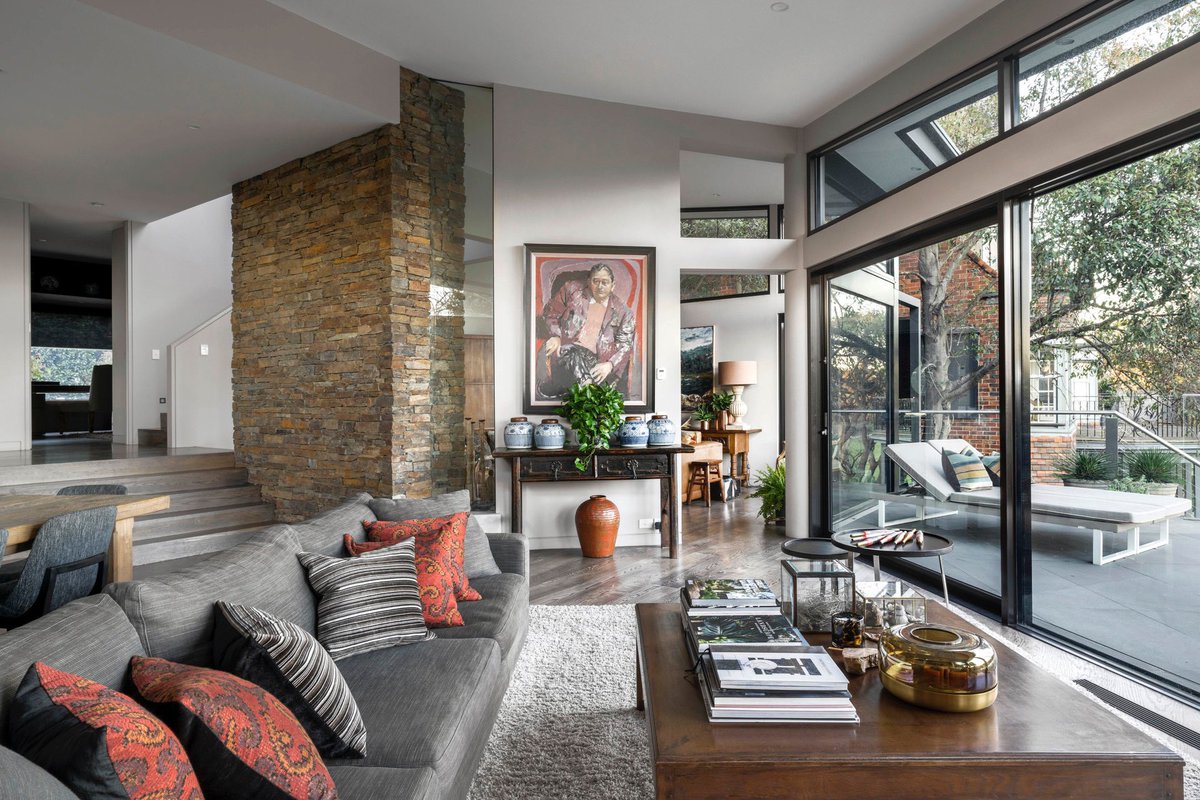 Superbly positioned on a quiet hillside, this contemporary view home boasts breathtaking architectural details and understated glamour throughout. 

Listed by Kay &amp; Burton.

leveragere.com/property-detai…