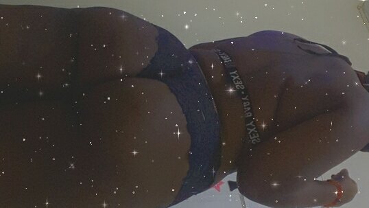 Happy hump day!Let's play a game,1st 10 ppl to retweet(any one tweet)get a private never before shared<a href="/tag/kitkatgames"class="tags"><span>#kitkatgames</span></a>