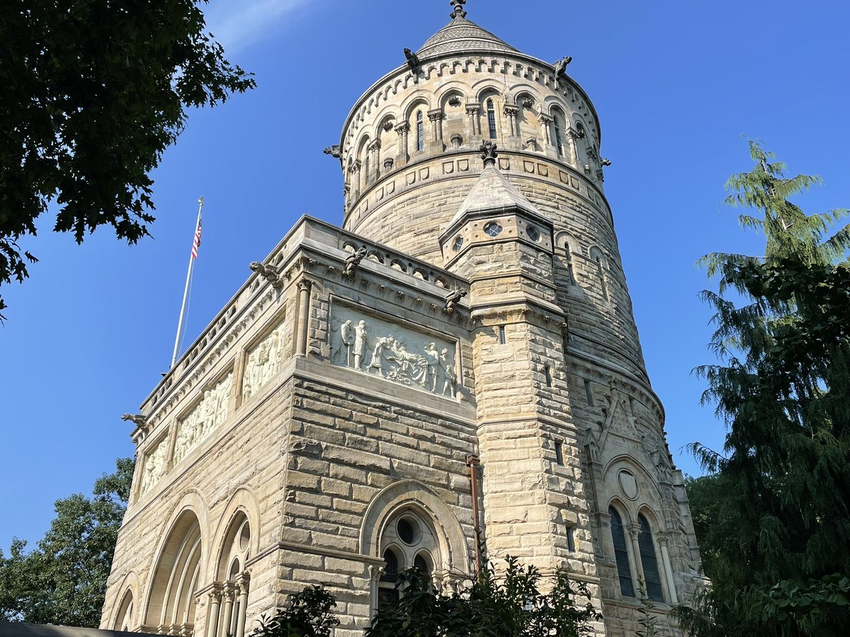 chrisronayne's tweet photo. Come see the stunning renovation of the final resting place of the 20th #POTUS James A. Garfield. Tours of the Garfield Monument Thursdays-Sundays @LakeViewCem @inthecircle https://t.co/q9c1t2zVo2