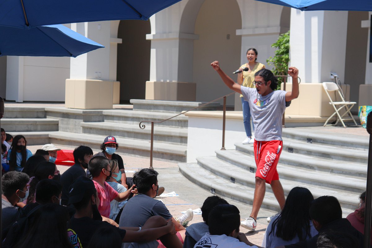 BTSJC's tweet image. Pictured is Sanjay, our summer program coordinator, during one of our hybrid days. Let’s channel this excitement in order to have a great Wednesday, we are halfway through this week, we got this! #BreakthroughTogether #Summer2021 #HybridDay