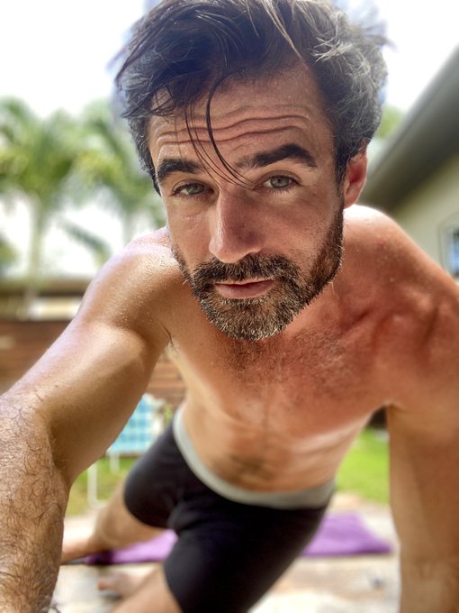 Bro do u even yoga? https://t.co/k1NcwywDi7<a href="/tag/hairstyle"class="tags"><span>#hairstyle</span></a>