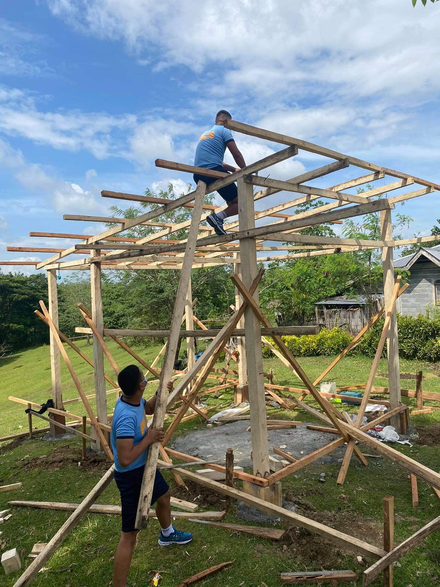 northcotPNP1's tweet photo. In photos,Construction of CPPO Pangkabuhayan Project in Aleosan .This is in relation to 26th PCR Month Celebration. https://t.co/wDrYHc428J