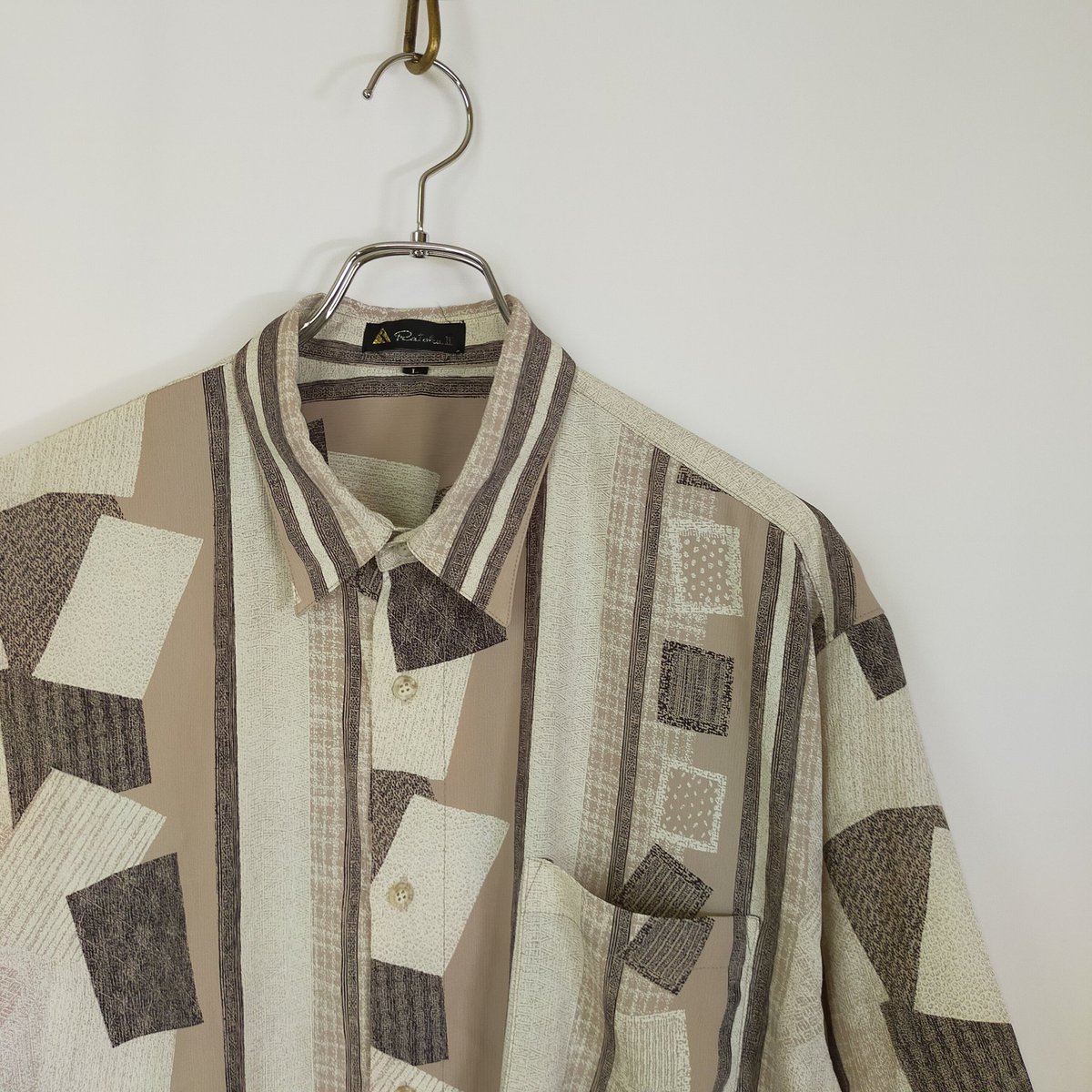 used_Kanade's tweet photo. 【商品紹介】

イイ柄のシャツ、入ってます(・∀・)b

￥2980-

下記のURLからオンラインショップにお越しください😁😁

https://t.co/Doji8sZdcV https://t.co/TH7ULofQAp
