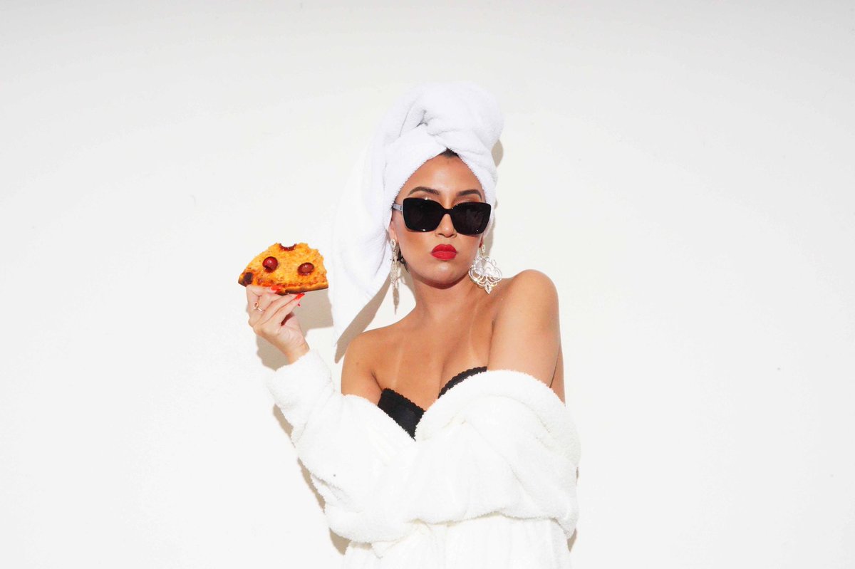 valeriedesrae's tweet image. Birthday Behavior 🍾🎂