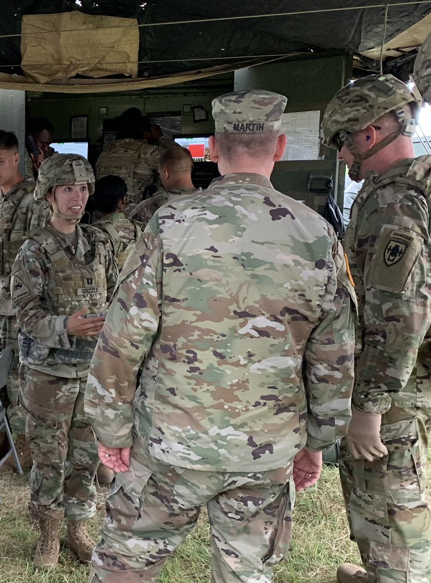My #WednesdayMotivation is battery commander CPT Catherine Grizzle (kitted out on the left) in 2-2 FA. She’s tactically and technically proficient and knows how to train her Soldiers! @TedMartin1775 @OfficialFtSill #ladyleaders #kingofbattle #bigdeuce #firstandalways