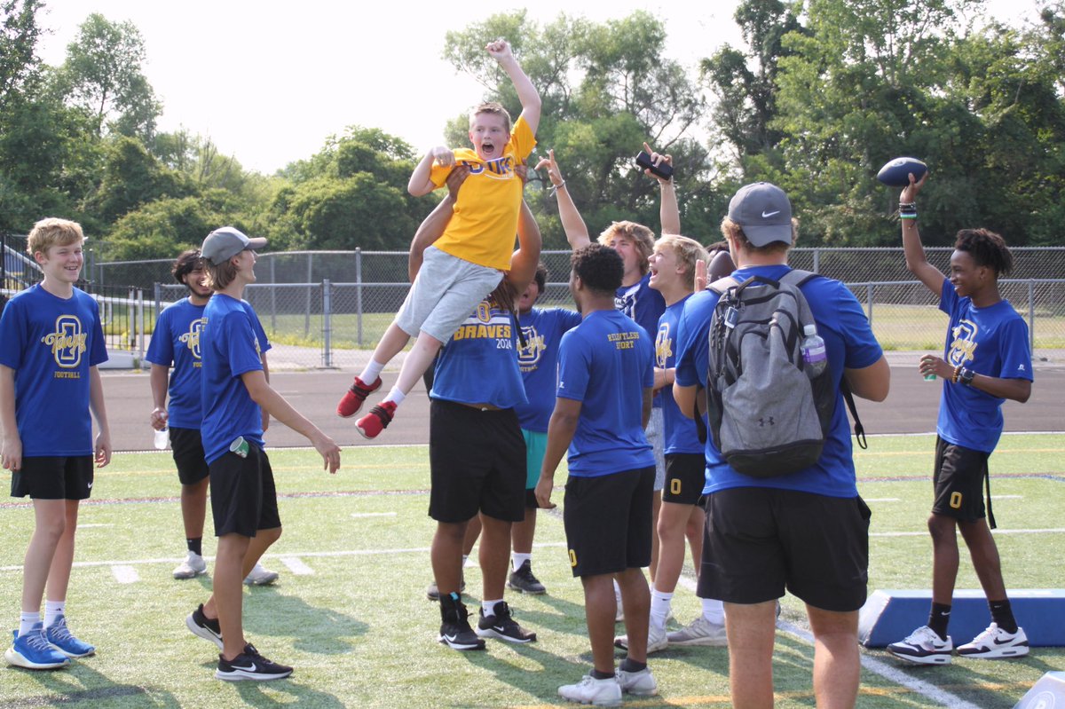OHSBravesFB's tweet photo. Direct quote from one of our BraveLife campers today:
“I had so much fun today… I could do this EVERY single day of the year!” 🏈
#BraveLife #BeBrave #morethanagame https://t.co/9SVAxALb9T
