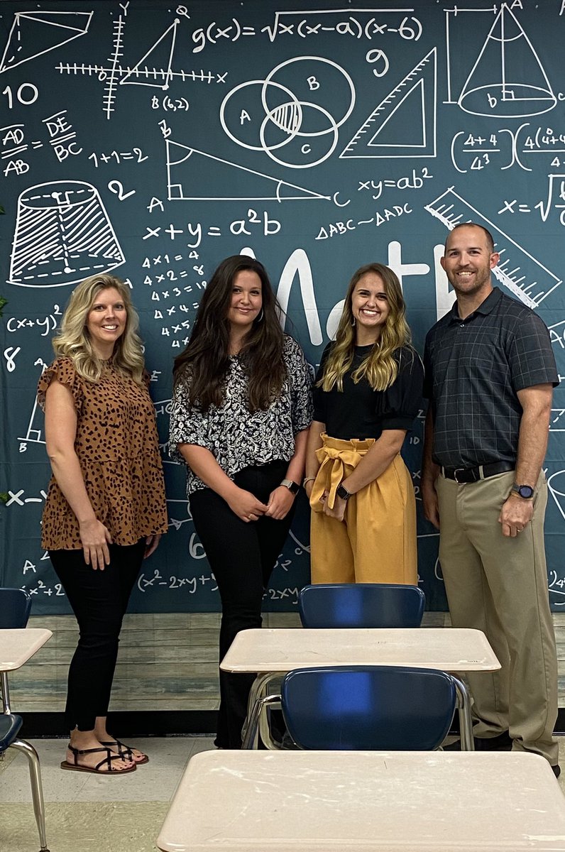 CoachCannady_MP's tweet photo. The 9th grade “Dream Team” had a great turnout at Open House and we look forward to teaching all our #champs this year! Thanks to @alfo1635 for all the support! #mathpeeps https://t.co/gMEvcWoMpS