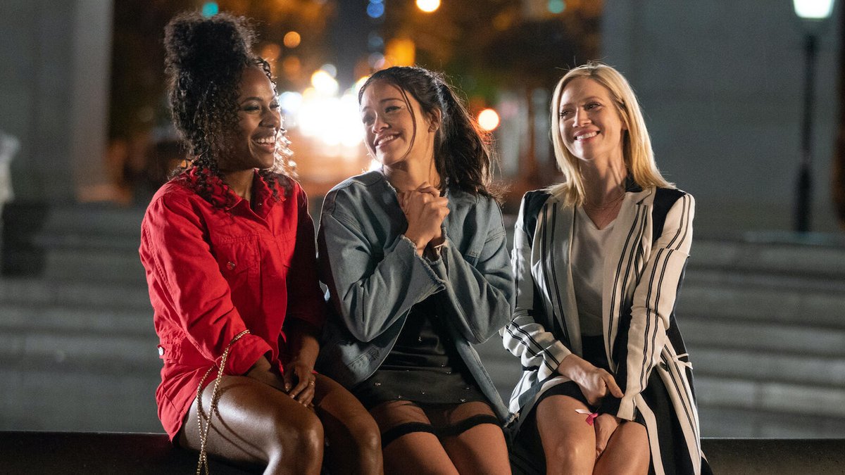 TVGuide's tweet photo. The best romcoms to watch on Netflix right now https://t.co/pyKh5485Au https://t.co/3cXWjO1LXc