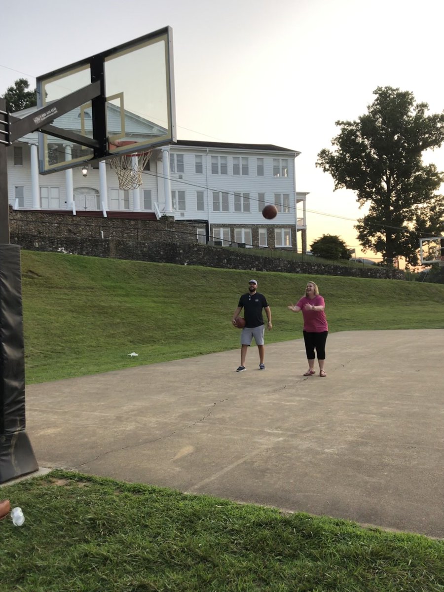 #RESTLDT playing a little horse at #WhatsNextRSS #SMORES #LakeJunaluska @RSSinformation <a href="/ajspinn/">AJ Spinella</a> <a href="/JenniferWarden5/">Jennifer Warden</a>