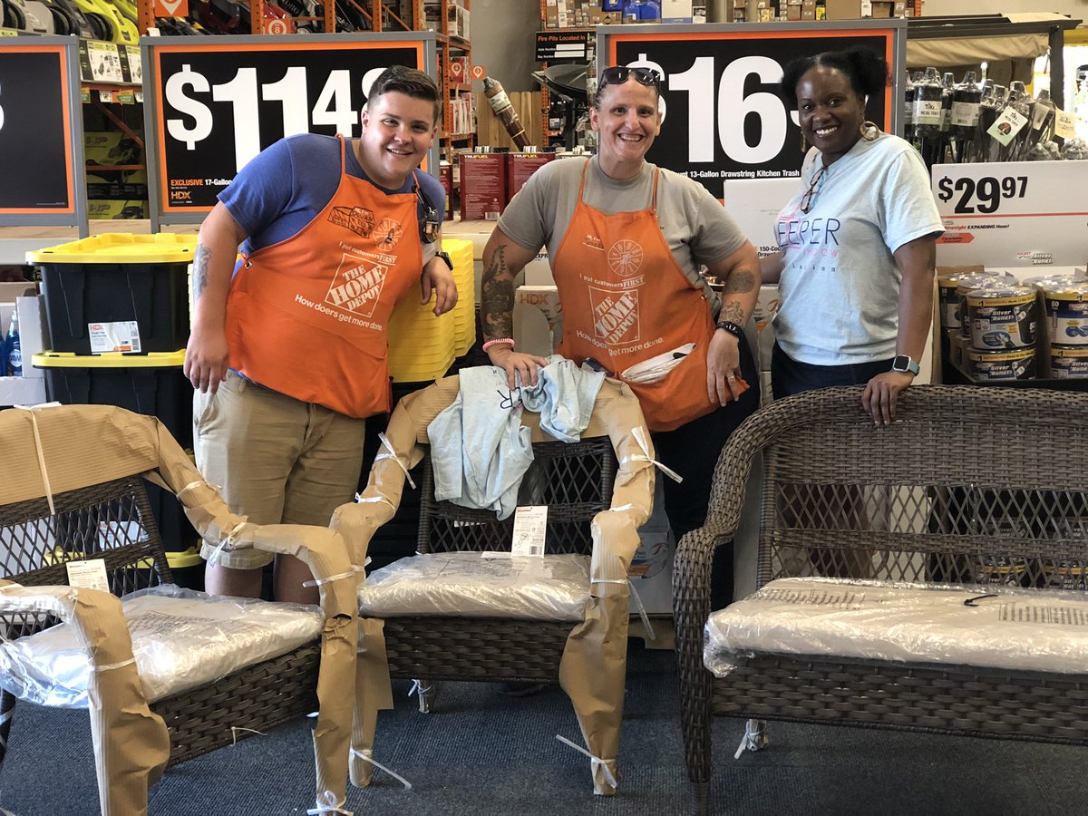 DeeperWindow's tweet photo. @Jessica Lowery @Teresa Hancock @Devan Myers. Shout out to@Home Depot Store 2216 Leavenworth  for supporting families living with dementia! This outdoor seating is perfect for our participants to socialize and enjoy the outdoors. https://t.co/tKG6EYK1sC