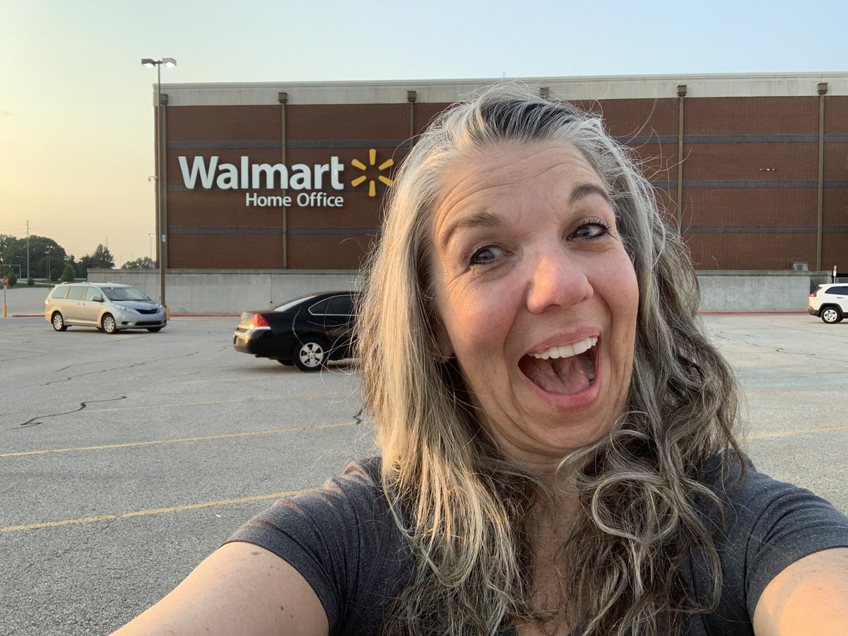 NJ_Actress's tweet photo. Hey @Walmart ! This actress visited your “Studio Lot” just now. ❤️ I went to the #WalmartMuseum as well. Great city ya got here, I had a swell time! Much love! #walmart #normajean #kotfm https://t.co/LEyI5KzCBB