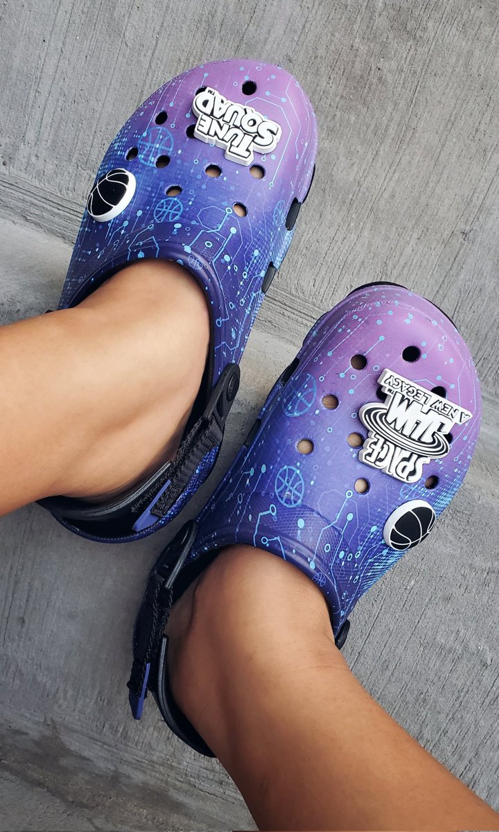 ra_quel_quel's tweet photo. I haven't done one of these in awhile..
The Crocs x Space Jam Collab
@Crocs @spacejammovie #CrocsQueen https://t.co/zbwRUm4FPH