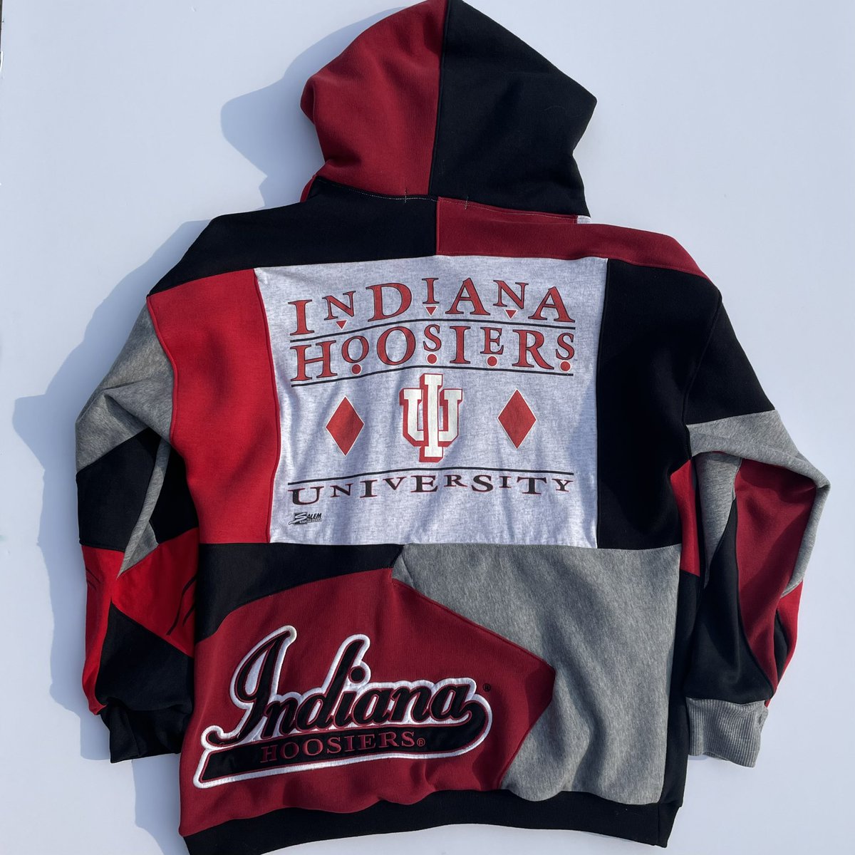 gavincollier33's tweet image. Just finished this commissioned IU hoodie 😁