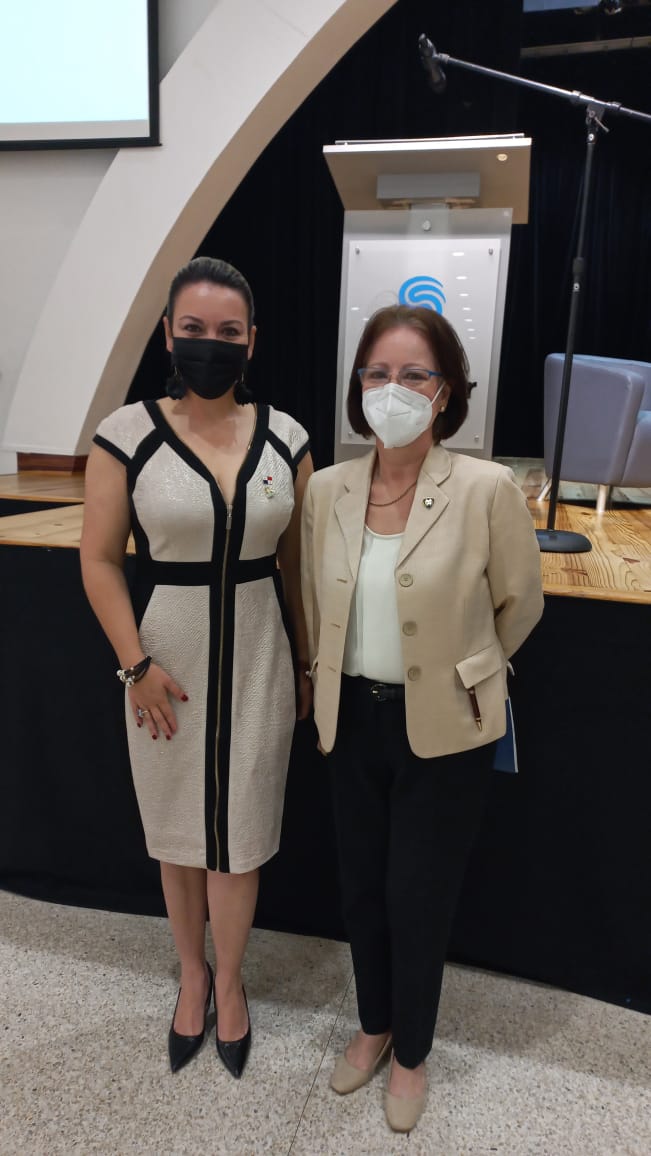 CindyMongeG's tweet photo. Participamos junto a la Coordinadora Ejecutiva Nacional y el Consejo Consultivo, en la instalación de la Comisión Nacional de Ambiente y Acceso al Agua, en el marco del cuarto eslabón del Pacto por el Bicentenario "Cerrando Brechas" https://t.co/pnIkSQxjrj