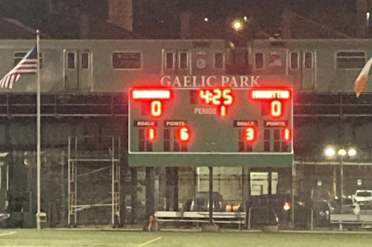 ManhattanGaels's tweet image. 5 mins to go under the lights in Gaelic Park. 

Manhattan Gaels: 3-1
Shannon Gaels: 1-6

#NYLadiesGAA