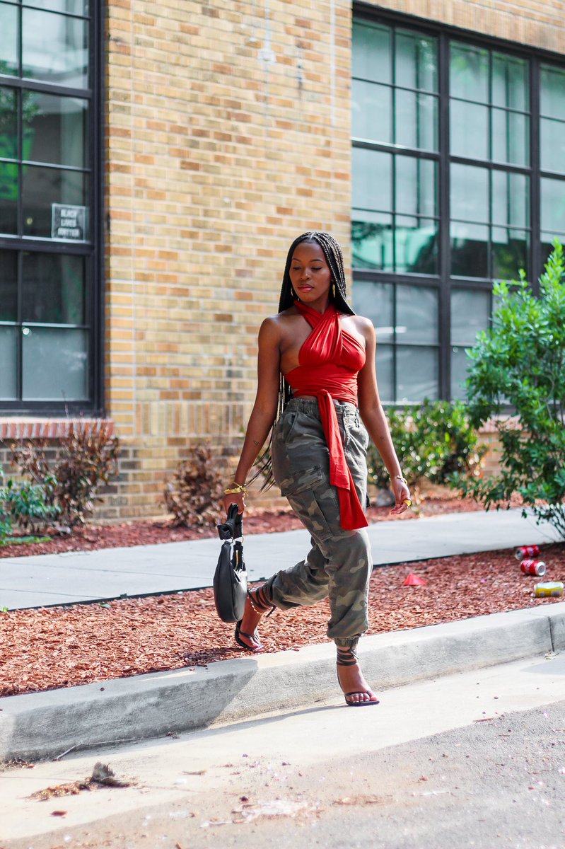 tiffanystyledit's tweet photo. Army fatigue with a pop of color *chef’s kiss* https://t.co/IoL3Jgv6pN