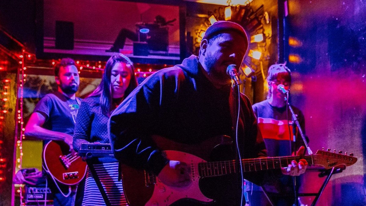 thanks to our friends Teen Models for contributing a live version of their amazing track "Pain" to our AAPI charity compilation, subversive to care. download the track and 59 others from friends/family of our label (pay what you can) here: paulisdeadrecords.bandcamp.com/track/pain-twi…