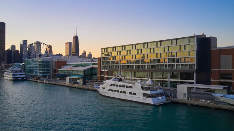 TheSteelNetwork's tweet image. “At roughly 800 feet long the 7-story hotel is like a 70-story building lying on its side&quot;

Built with light-gauge CFS bearing walls and a floor joist system, this steel framed project is one to drool over! 🤤
👇
zcu.io/l8p9 

#projectWednesday #drywallnation