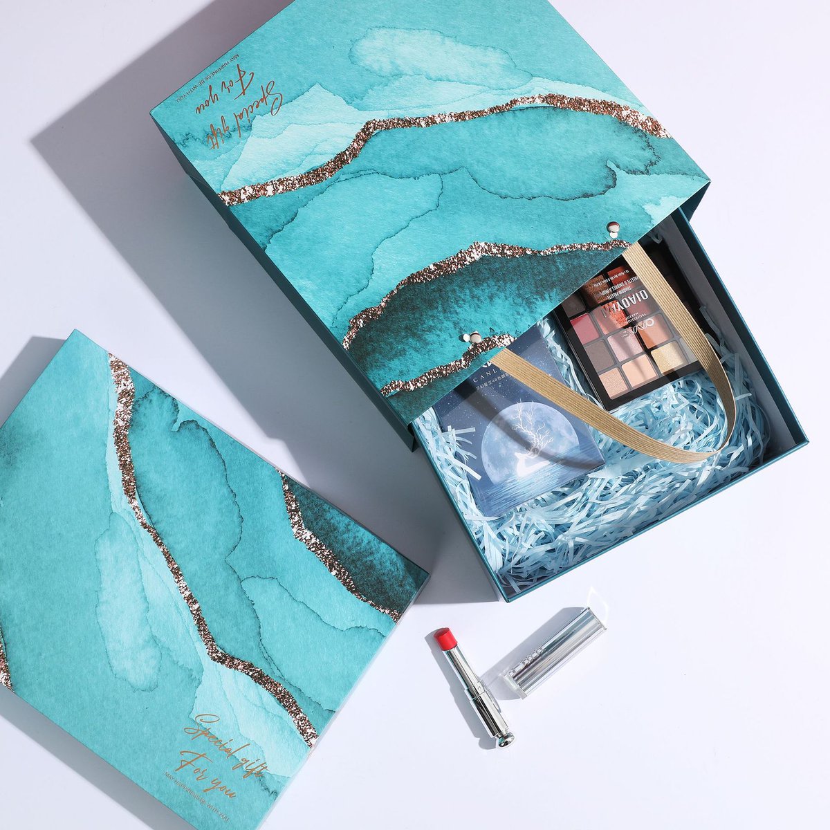 jialanpackage's tweet image. Creative gift box, wedding box, bridesmaid box, Valentine's day gift box, birthday hand gift box, Yiwu Jialan packaging, factory stock.

Size is 17*17*10cm, 24*24*10cm, 30*22*10cm

Shop now: good-package.com/?twitter=1

#packagingbox #packingbags #fashion #giftsbag #giftbox