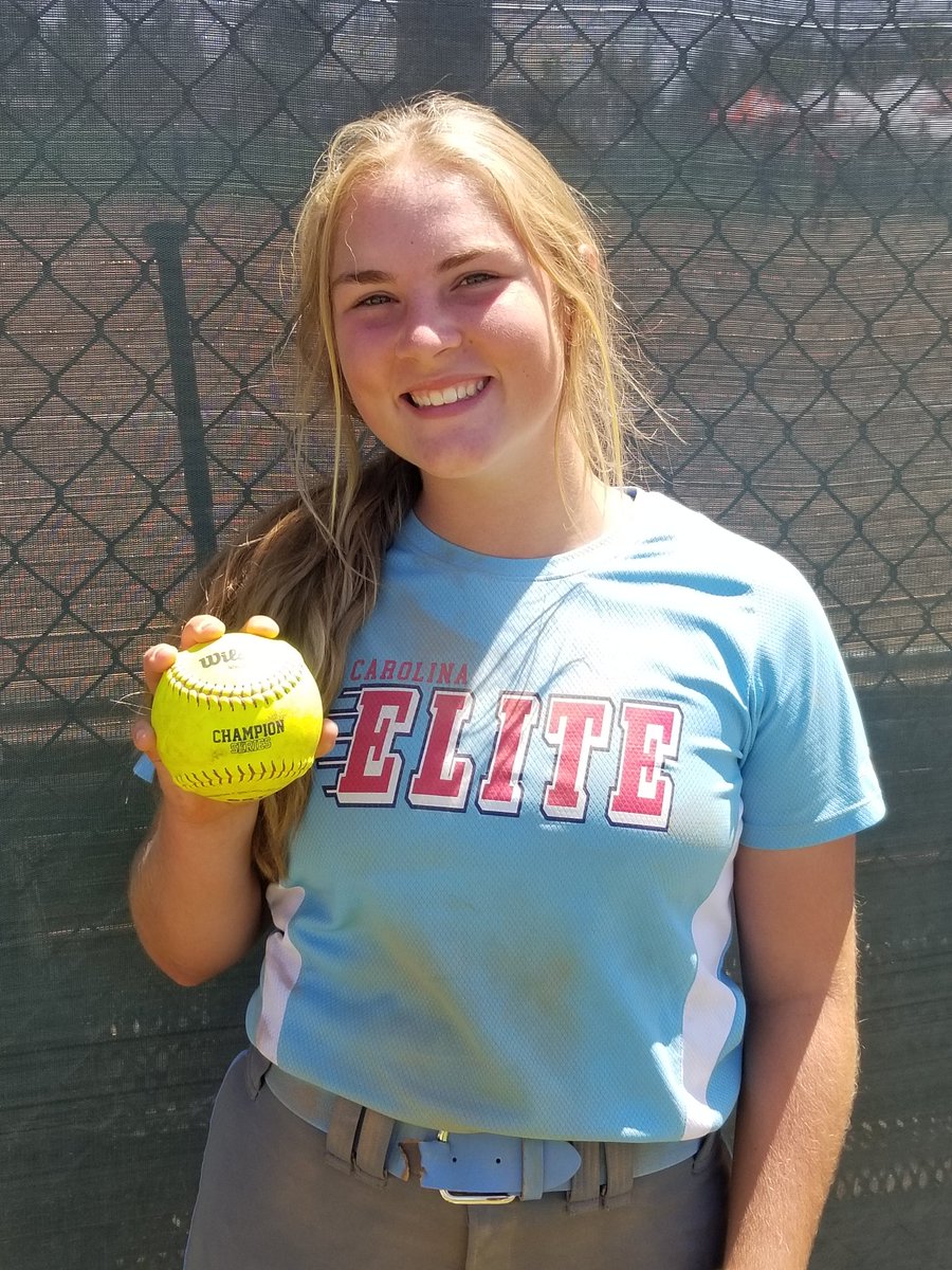 Dropped our 3rd bracket game to a strong AZ Storm team...but not before <a href="/DelaneyShrader/">delaney shrader</a> dropped a 💣 over the fence! Beautiful shot, Delaney! Way to #beelite!
Come see us battle on Field 2 at Fountain Valley at 7 pm PST! #❤💙